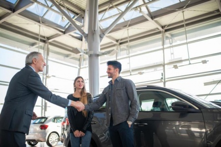 Comment un mandataire auto &agrave; Chaux peut r&eacute;duire le prix de votre voiture